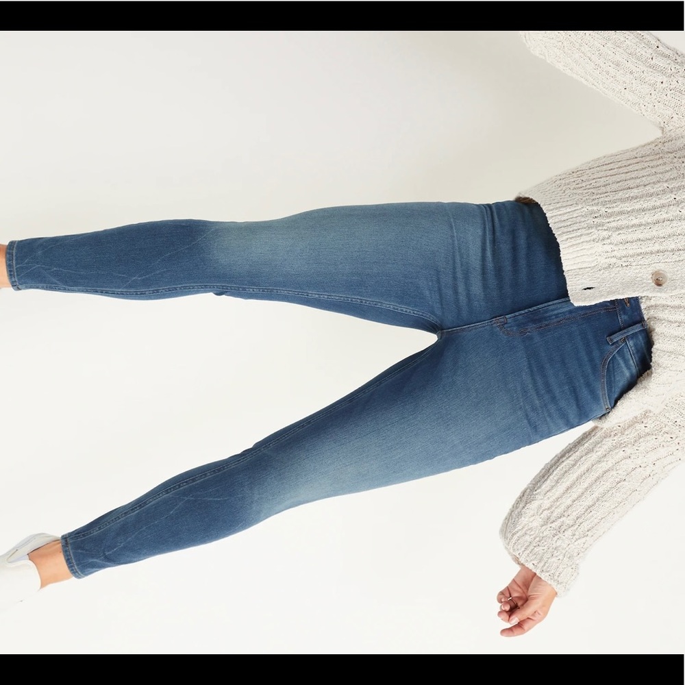 Rockstar 24/7 high rise super skinny jeans.